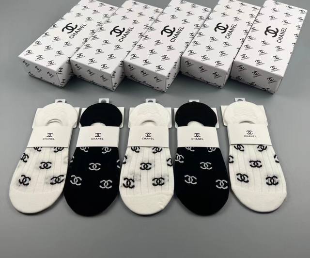 Special Chanel Chanel Little Chanel new women's invisible socks, one box of five
