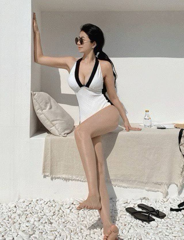 Chanel's new swimsuit bikini shows off your S-shaped figure, a must-have for tra