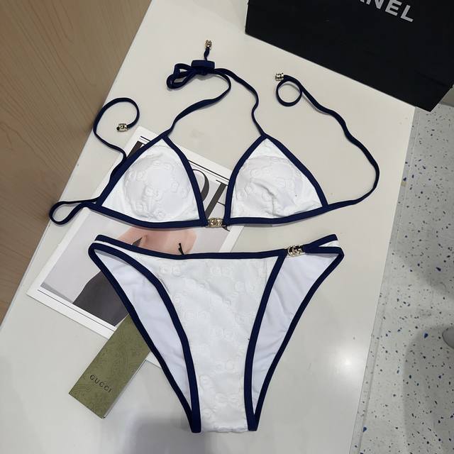 Gucci swimsuit, a must-have for fashionistas. Super figure-flattering! Sml DDD