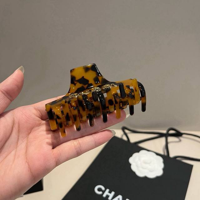 Gucci new hairpin DDD