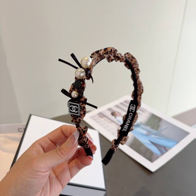 with packaging Chanel Chanel Internet celebrity new small Chanel headband, Chan