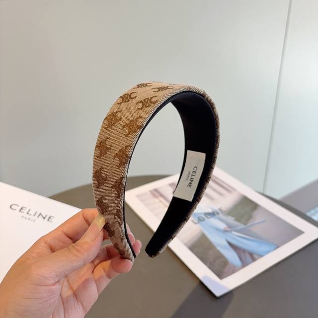 with packaging Celine's new double-layer headband is comfortable and stress-fre