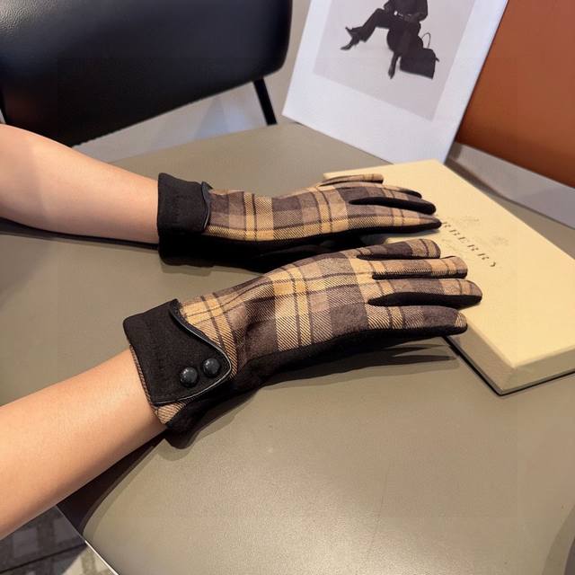 Burberry wool gloves, fashionable gloves, warm lining for autumn and winter, cla