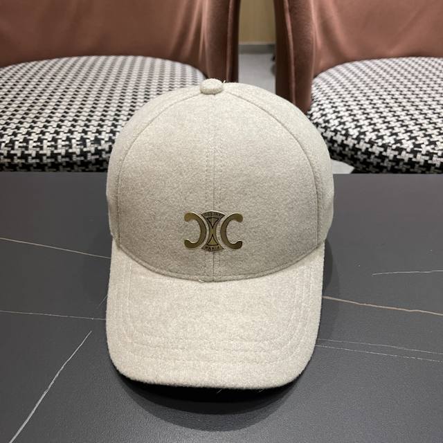 Celine's new autumn/winter double C embroidered wool baseball cap is custom-made