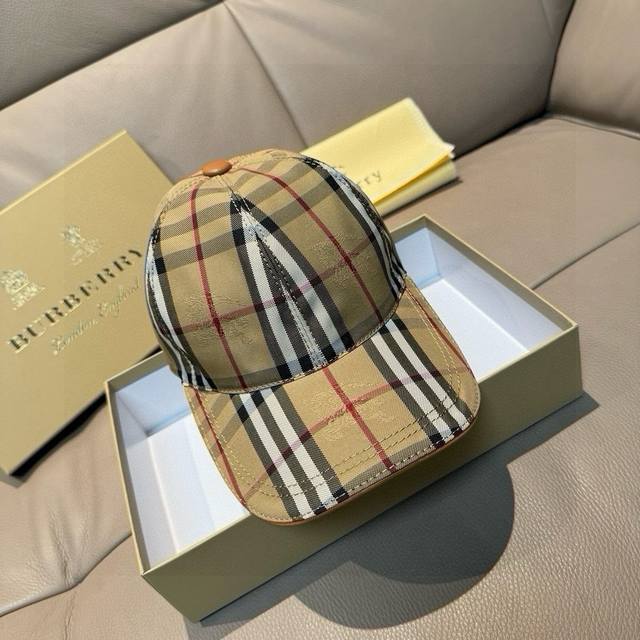 Best seller back in stock! Burberry baseball cap with box and bag, a top-selling