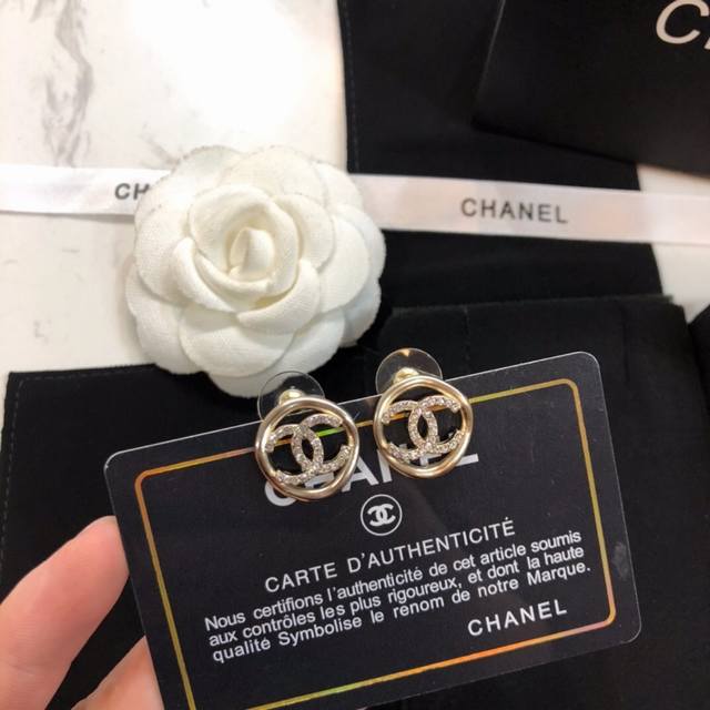Chanel classic best-selling earrings are back in stock. Exclusive high-end qual