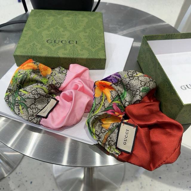 with packaging single Gucci Gucci's latest Gg hairband, fashionable and trendy,