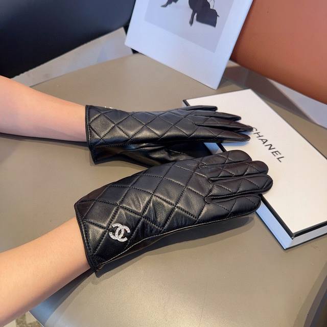Chanel women's sheepskin gloves, fashionable gloves, warm in autumn and winter