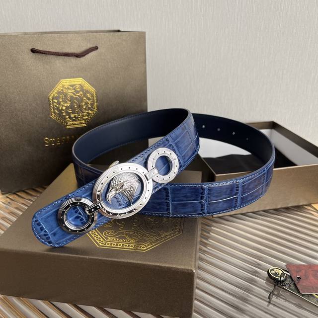 Understated, high-end, and stylish men's belt. DDD, the ultimate luxury belt. Sr