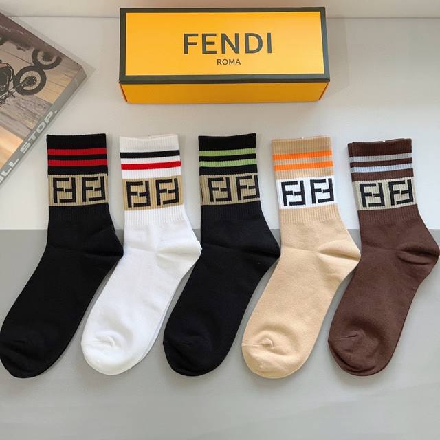 comes with packaging of 5 pairs per box Fendi Fendi high version ~ classic Fend