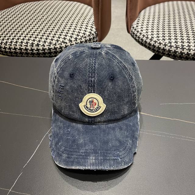 Moncler 2025 autumn and winter new corduroy baseball cap, full of texture. This