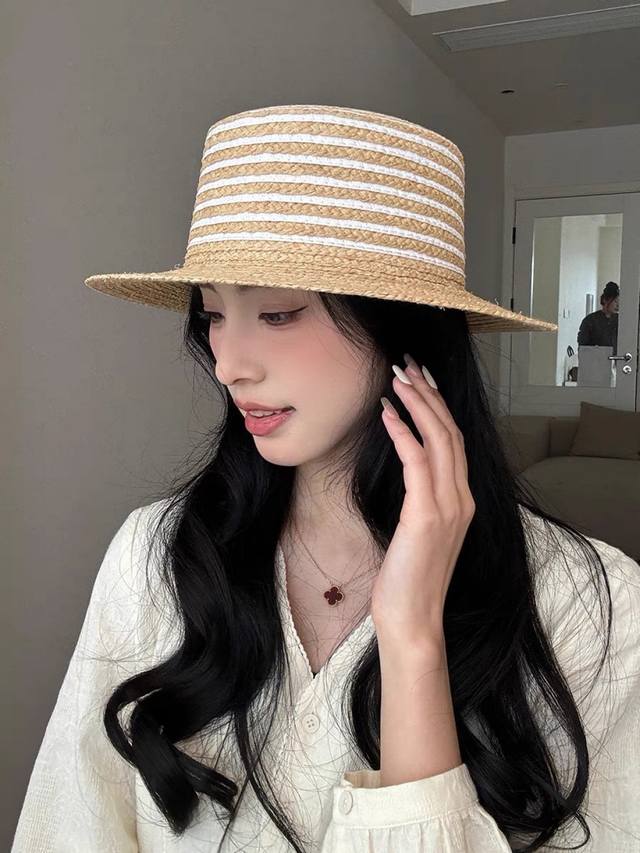 Dior Dior raffia flat brim straw hat women's summer French flat top hat with str