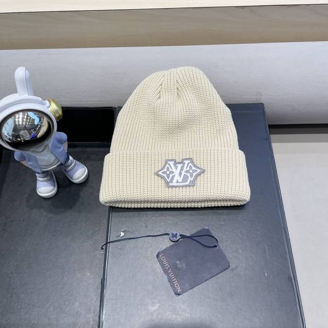 Lv Louis Vuitton solid color basic knitted hat men's Korean version casual versa