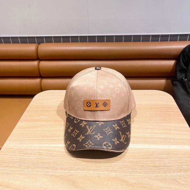 Spring and summer new Lv new duckbill cap, high-quality baseball cap, black and