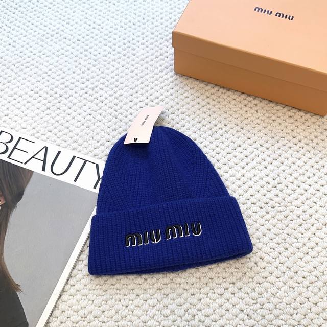 Specially approved Miumiu Miu Miu counter hot-selling embroidered logo knitted