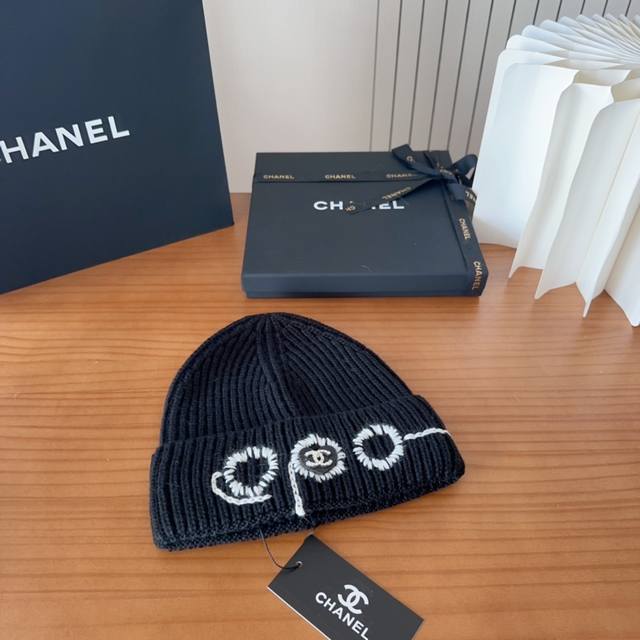 Xiaoxiang knitted hat is very elastic, very comfortable and soft without tying