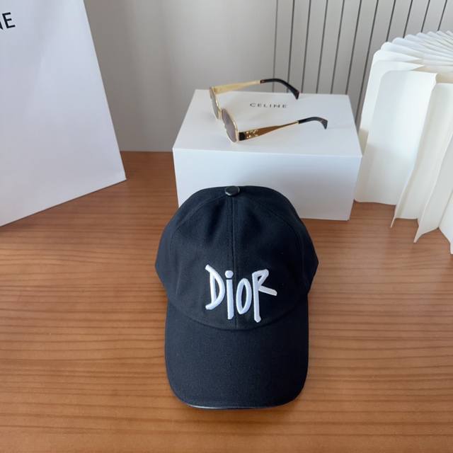 Dior Dior new original baseball cap, exquisite and pure style, very cool and fas