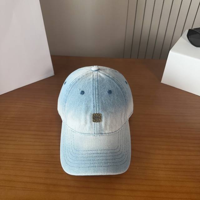 Loewe's new baseball cap Classic Loewe unisex style Versatile and breathable, su