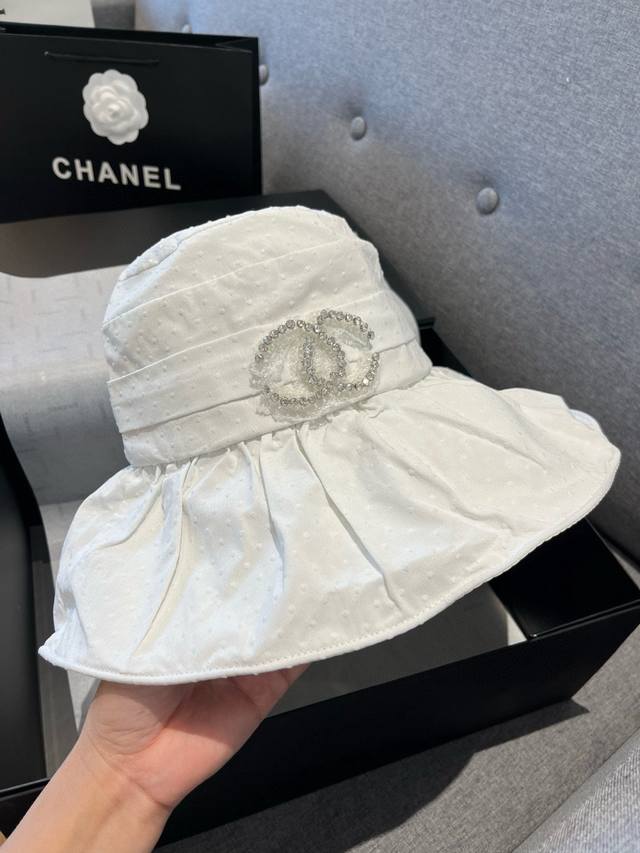 Chanel's new ruffled sun hat, UV protection lining, head circumference 57cm DDD