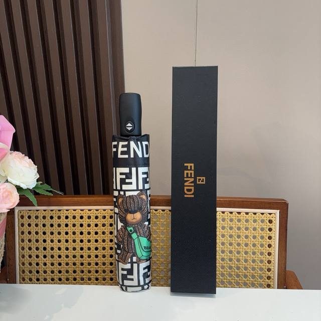 Fendi tri-fold automatic folding umbrella, the latest hot item of the year. Orig