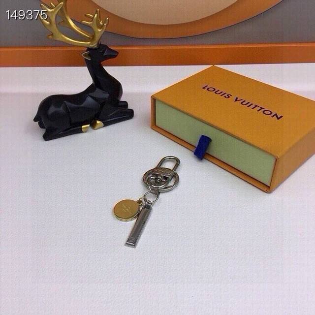 Original image and packaging Louis Vuitton official website Monogram bag charm