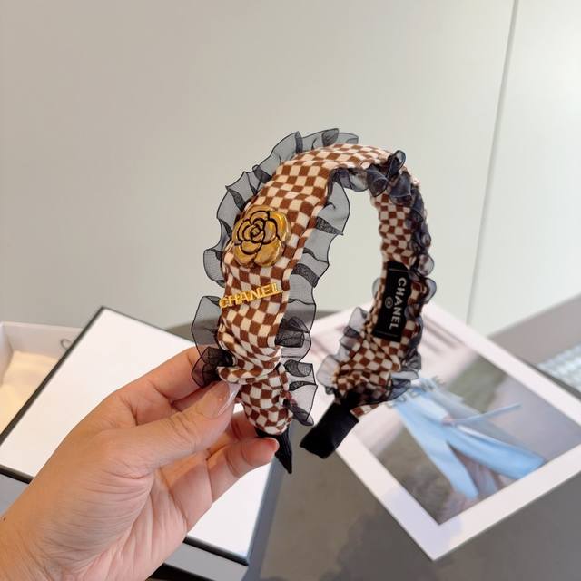 with packaging Chanel Chanel's new exquisite headband, retro internet celebrity