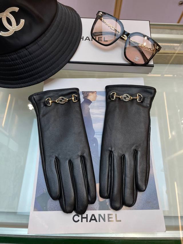 Gucci's new women's leather gloves are made of touch-screen sheepskin imported f