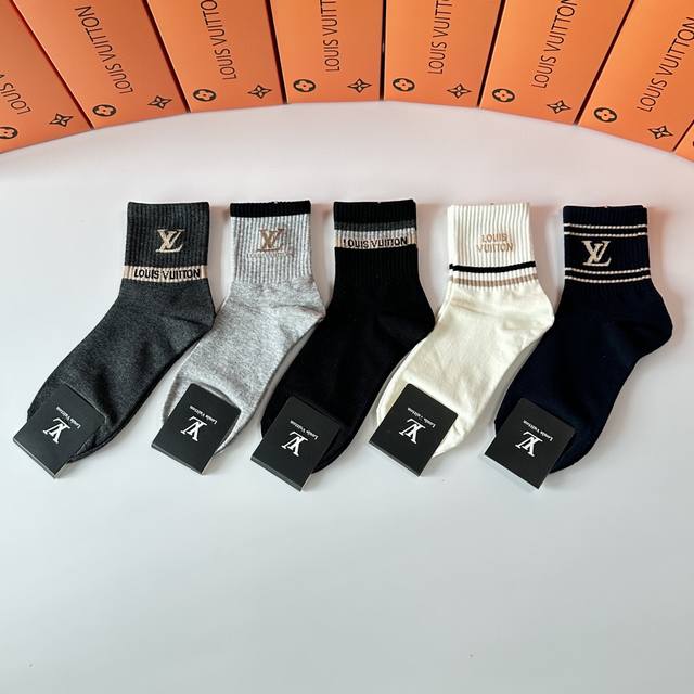 Special counter packaging Lv Louis Vuitton new mid-length stacked socks! Five pa