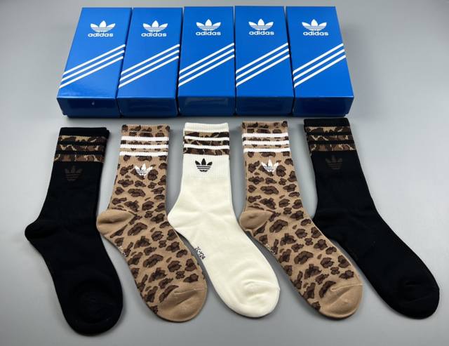 Special counter packaging Adidas new trefoil mid-length stacked socks! Five pair
