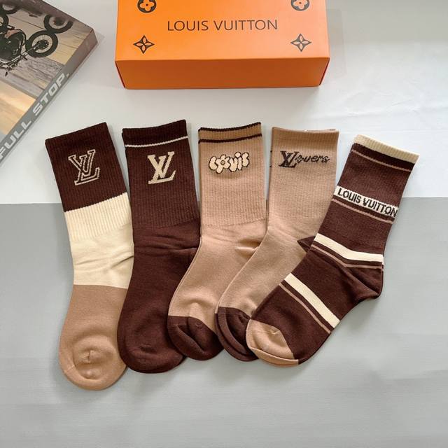 comes with packaging for 5 pairs of Lv Louis Vuitton super popular small items,