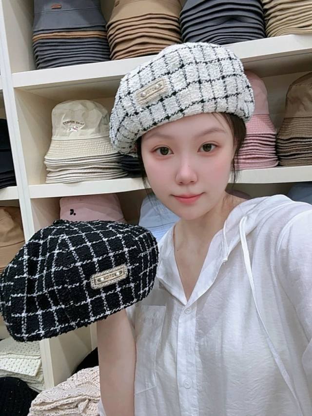 Celine 2025 new Korean plaid beret for women autumn and winter all-match face s