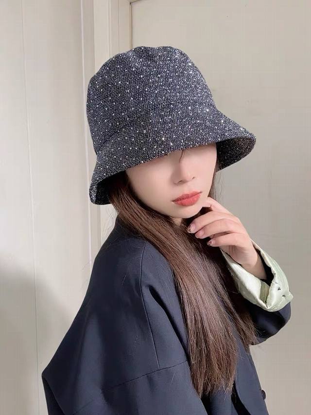 Fendi Fendi 2025 Spring and Autumn new rhinestone bucket hat for women fashionab
