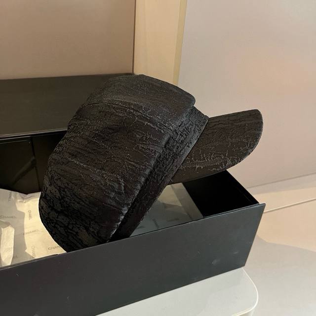 Dior Dior new spring and autumn painter octagonal hat, military cap head circumf