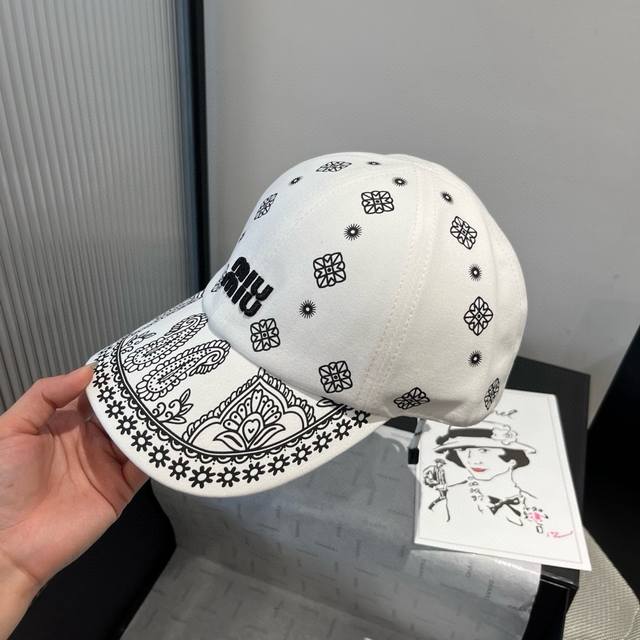 Miu Miu new peaked cap, 25 years new counter style, head circumference 57cm DDD