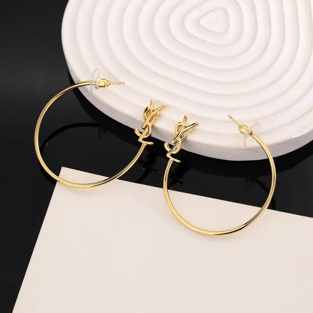 Ysl Saint Laurent earrings are classic, luxurious, fashionable, and versatile, j