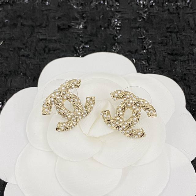 Chanel classic best-selling earrings are back in stock. Exclusive high-end qual