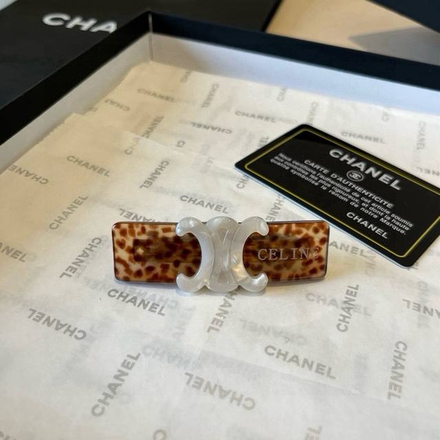 Single Celine hairpin DDD