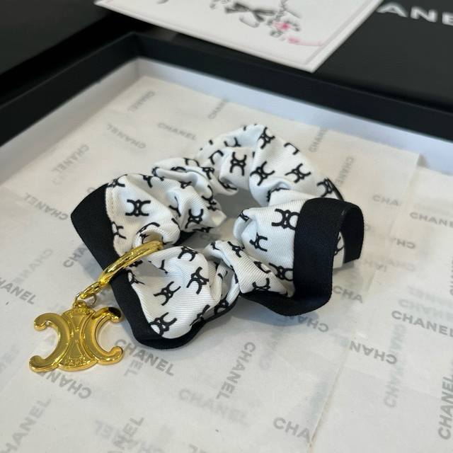 Celine Celine's new hairband is a must-have for high-end fashion bloggers DDD