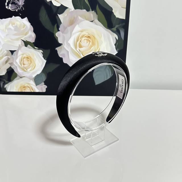 Special counter packaging Chanel Chanel's latest headband Little fairies hurry u