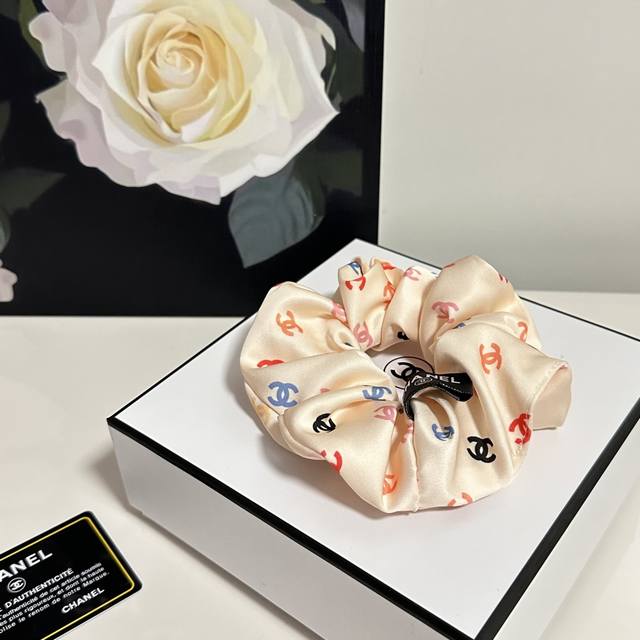 Special single with full set of packaging Chanel Chanel popular palace style sil