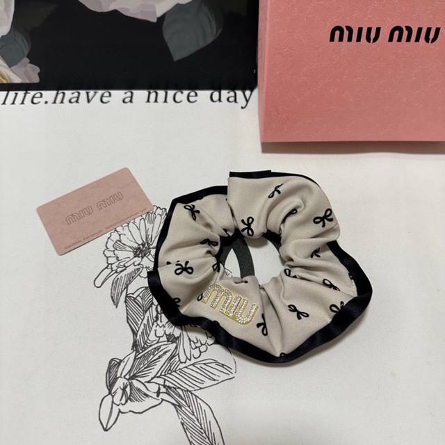Special single with full set packaging Miumiu Miu Miu popular hair ring, counter
