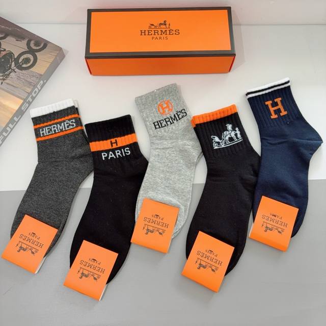 comes with a box of 5 pairs of Hermes Hermes high version men's mid-tube socks