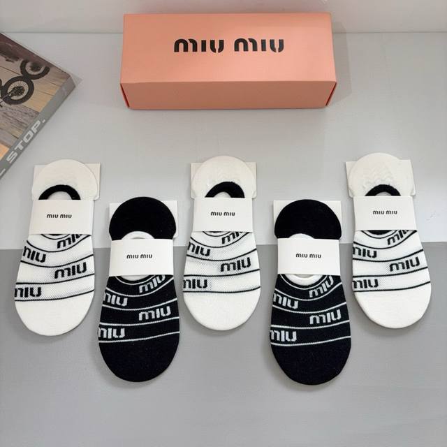 comes with packaging, 5 pairs per box Miumiu Miu Miu new online celebrity socks