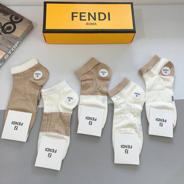 comes with a box of 5 pairs of Fendi Fendi double F letter popular boat socks,