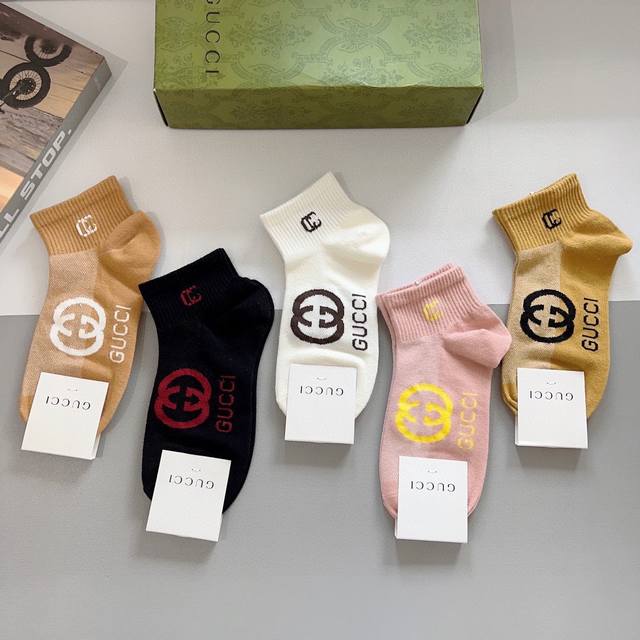 comes with a box of 5 pairs of Gucci Gucci Instagram super hot small single pro