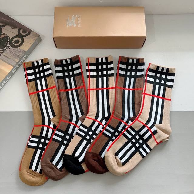 comes with packaging, 5 pairs per box Burberry's super popular small items, uni