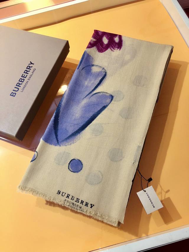Special Cbr2007 Burberry printed long scarf! Ultra-soft feel, perfect for every