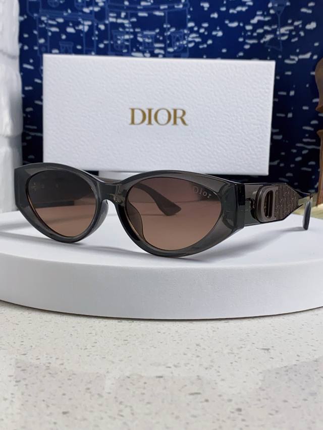 Dior 2025 new sunglasses travel sun visor 30Montaigne UV protection personality