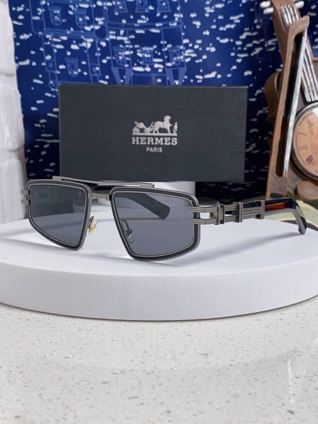 Hermes Hermes 2025 new European and American retro hollow leg double beam sungl