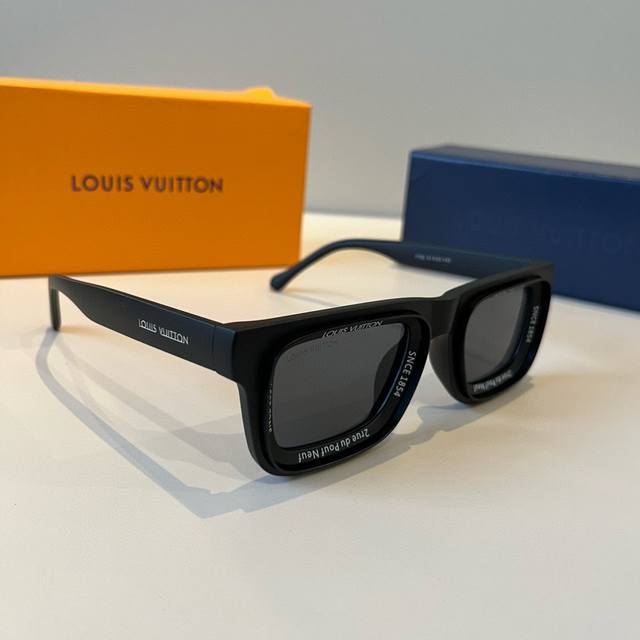 Lv Louis Vuitton sunglasses Model: 7782 Size: 50-23-143 So beautiful! It makes y